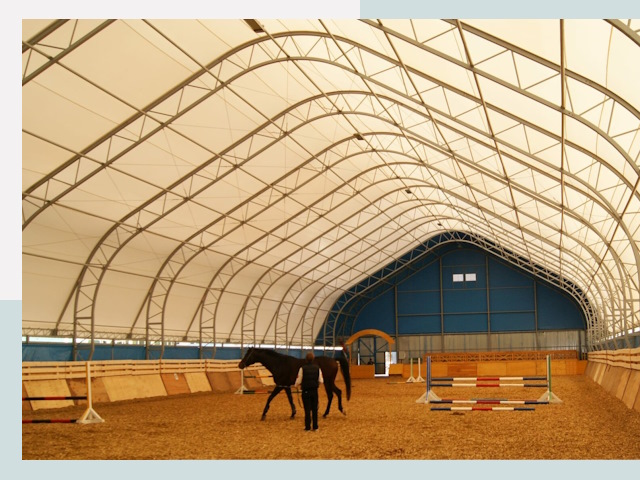Строительство конных манежей в Сорочинске